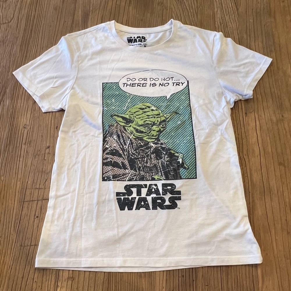 Yoda Star Wars Tshirt “Do or do not there is no try” off white cotton/polyester